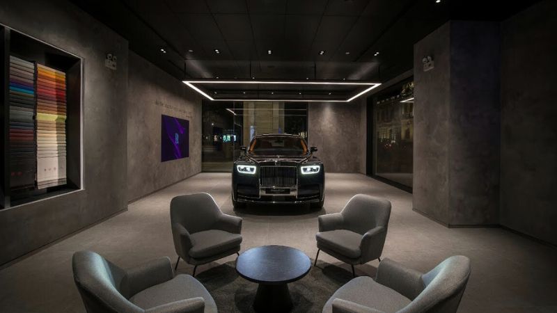 bên trong showroom roll royce việt nam