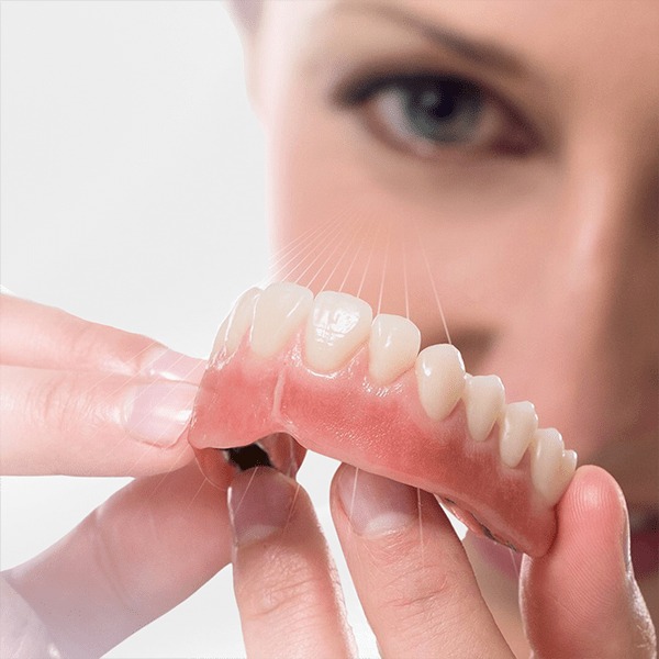 Cách lựa chọn dụng cụ hỗ trợ trám răng thẩm mỹ