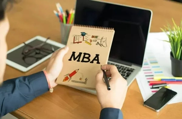 Học MBA online có giá trị như học truyền thống không?